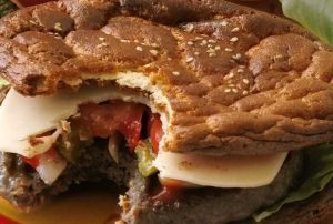 Oopsie Burger (LCHF) https://lachfoodies.de/oopsie-hamburger-lchf