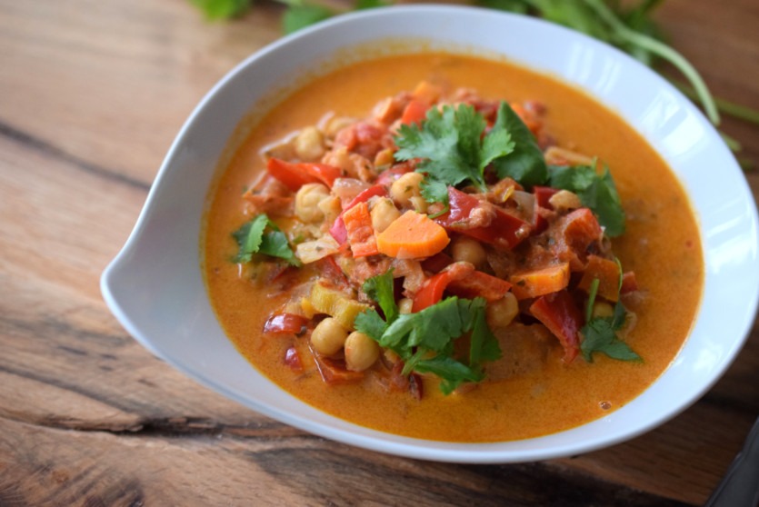 Paprika-Curry mit Koriander (vegetarisch) • Lachfoodies